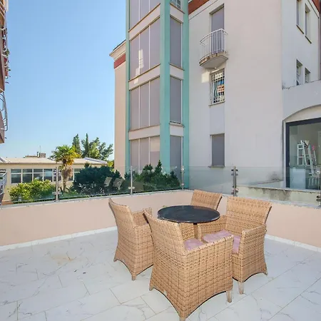 Apartment Beaches & Park Marjan *