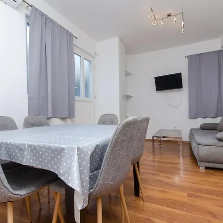 Apartment Beaches & Park Marjan